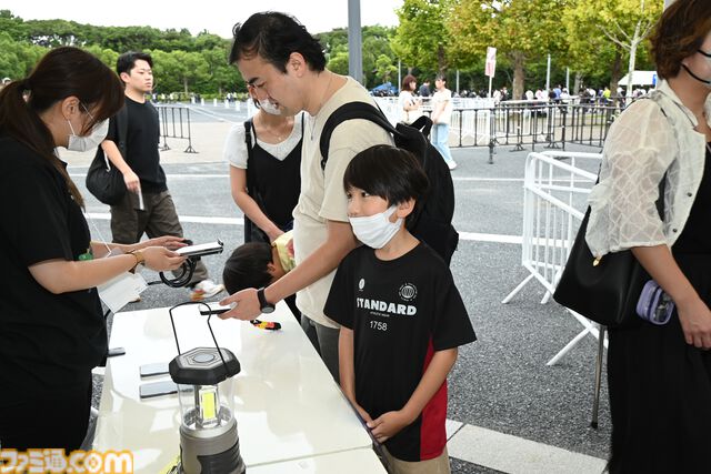 東京ゲームショウ2025一般日が開幕！　幕張メッセには会場前から長蛇の列。開場後は『モンハンワイルズ』『バイオ9』の試遊整理券配布にファン殺到【TGS2025】