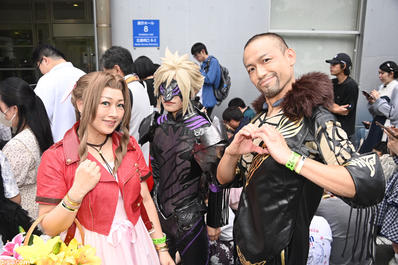 東京ゲームショウ2025一般日が開幕！　幕張メッセには会場前から長蛇の列。開場後は『モンハンワイルズ』『バイオ9』の試遊整理券配布にファン殺到【TGS2025】