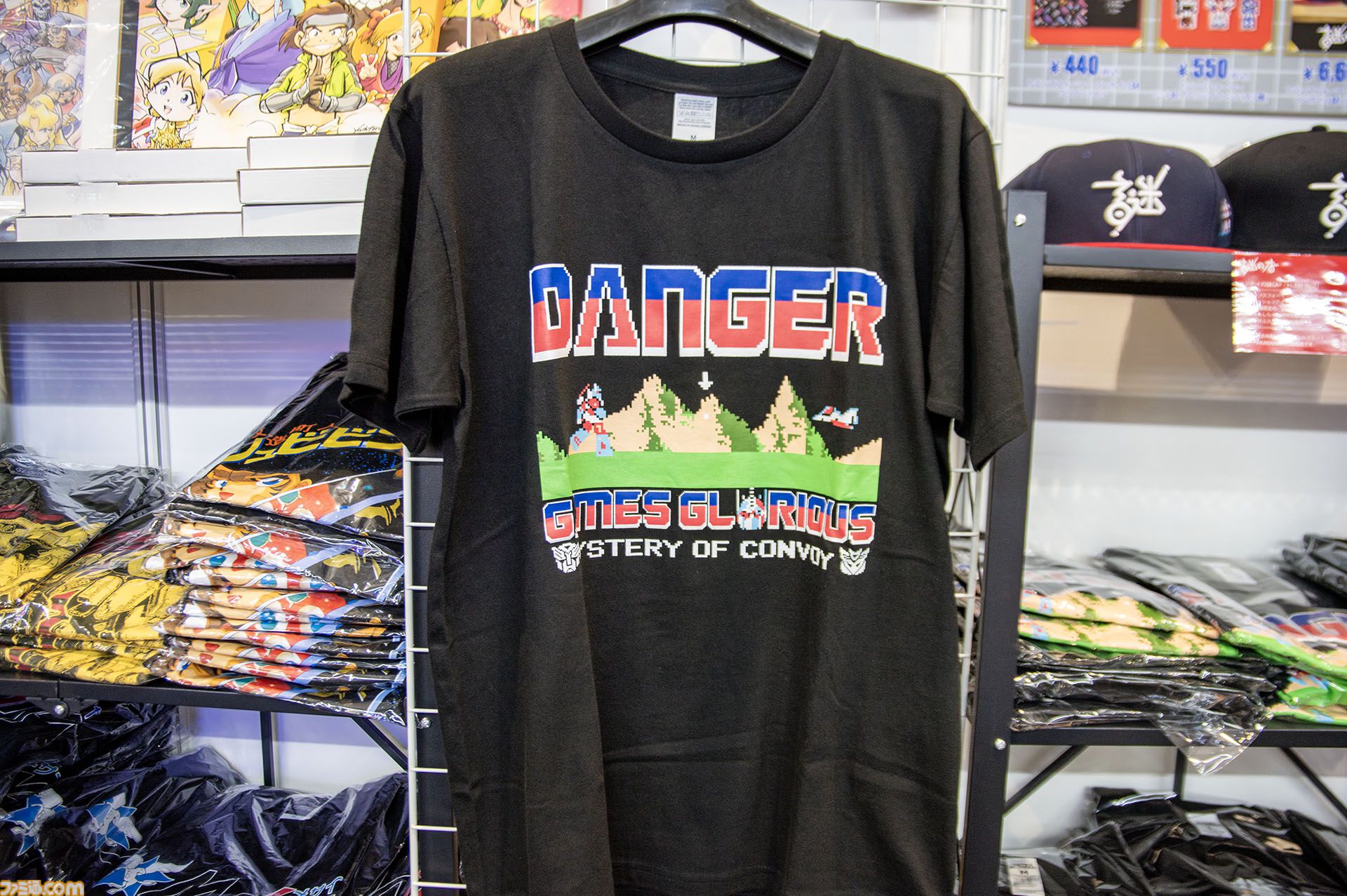 トランスフォーマー コンボイの謎』のキャップ（帽子）やTシャツが謎に