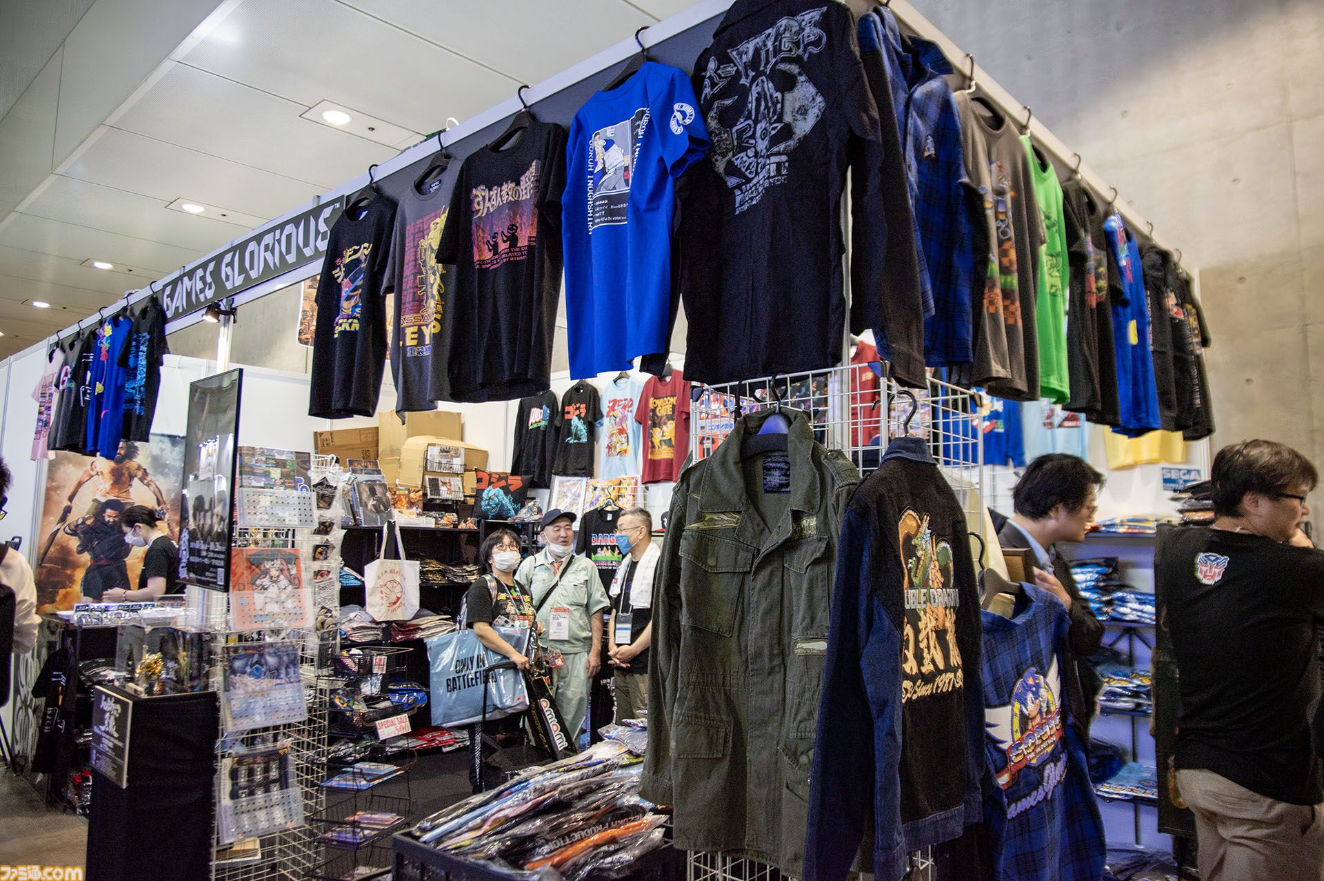 トランスフォーマー コンボイの謎』のキャップ（帽子）やTシャツが謎に