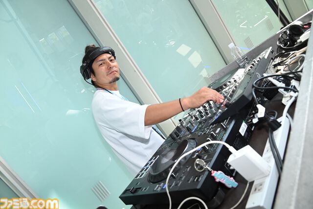 レッドブルの巨大な野外施設“Red Bull Creator Club”は「日本のゲームコンテンツが世界に羽ばたいていく手伝いをしたい」という思いから【TGS2025】