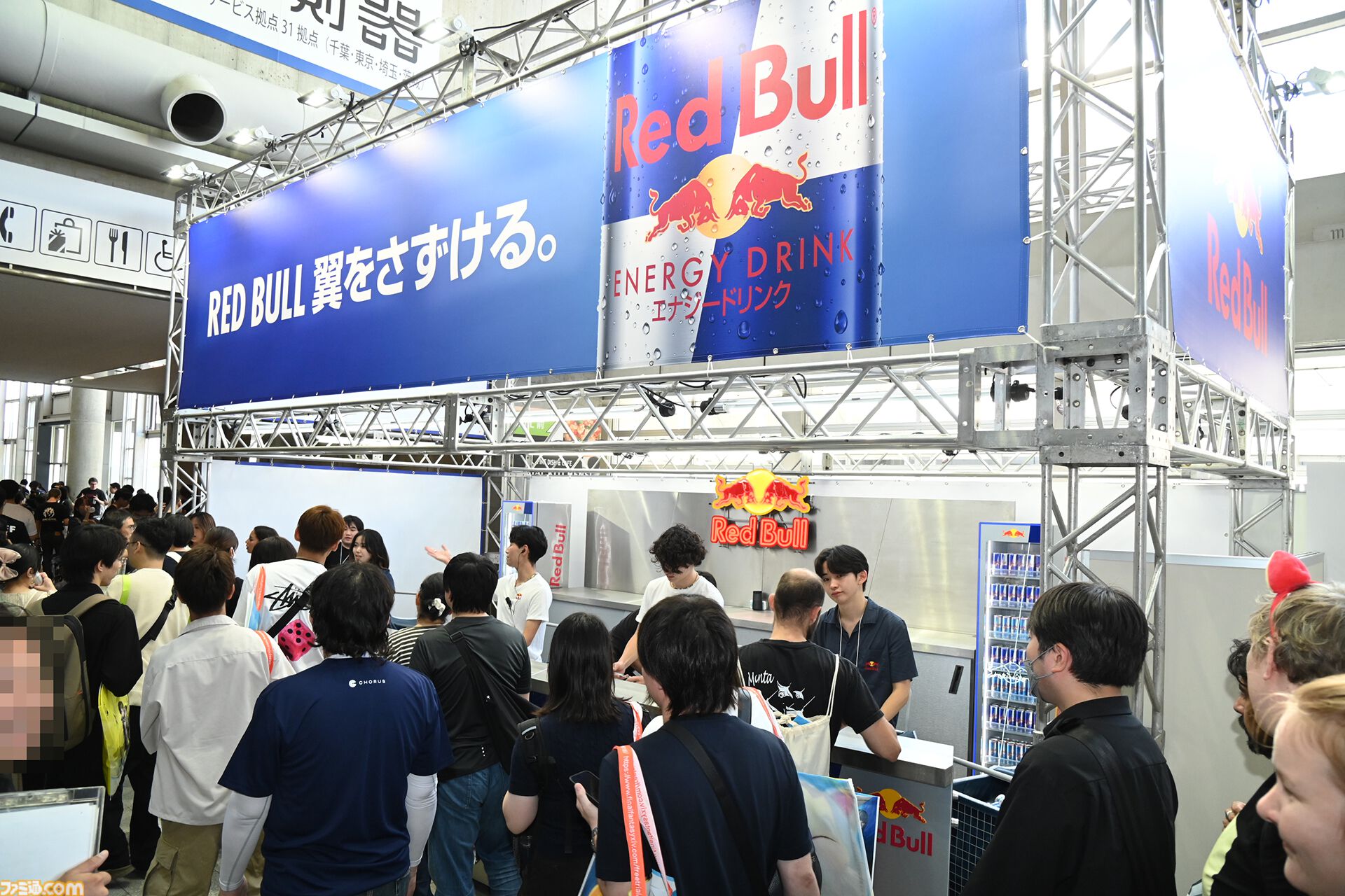 レッドブルの巨大な野外施設“Red Bull Creator Club”は「日本のゲームコンテンツが世界に羽ばたいていく手伝いをしたい」という思いから【TGS2025】