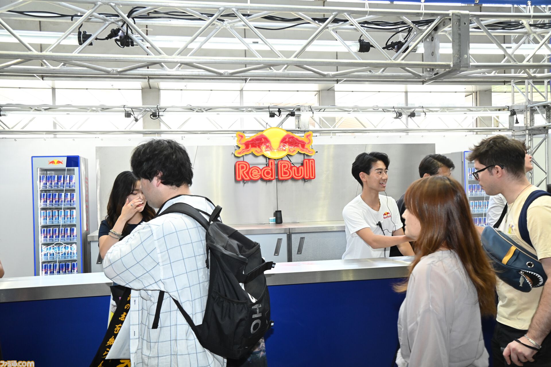 レッドブルの巨大な野外施設“Red Bull Creator Club”は「日本のゲームコンテンツが世界に羽ばたいていく手伝いをしたい」という思いから【TGS2025】