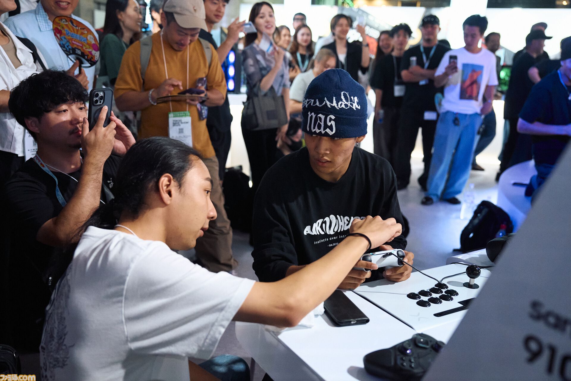 レッドブルの巨大な野外施設“Red Bull Creator Club”は「日本のゲームコンテンツが世界に羽ばたいていく手伝いをしたい」という思いから【TGS2025】