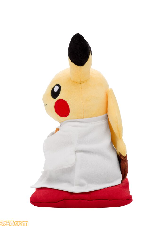 『ポケモン』日本将棋連盟とコラボ。藤井聡太八冠の王将駒を持つピカチュウぬいぐるみが登場。新将棋会館建設プロジェクトの返礼品として贈られる