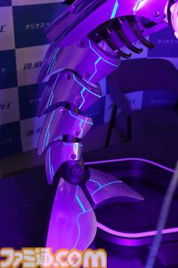 サメ型PCケース“Shark X”のメタル塗装バージョンが発売。サメが深海を泳ぐように空間を照らすRGBライト＆発光塗料がクール