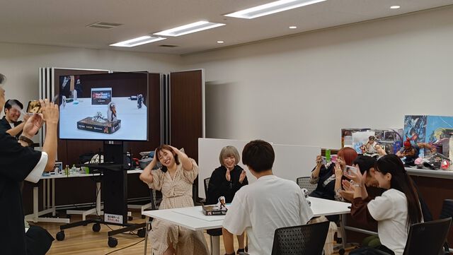 【スト6 × かまいたちの夜】コラボグッズはまさかの"トントン相撲"!? いろんな会社の大人が"ガチ"でトントン相撲する企業対抗戦"Finger Impact championship"をリポート