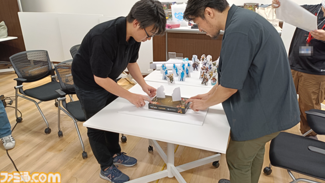 【スト6 × かまいたちの夜】コラボグッズはまさかの"トントン相撲"!? いろんな会社の大人が"ガチ"でトントン相撲する企業対抗戦"Finger Impact championship"をリポート