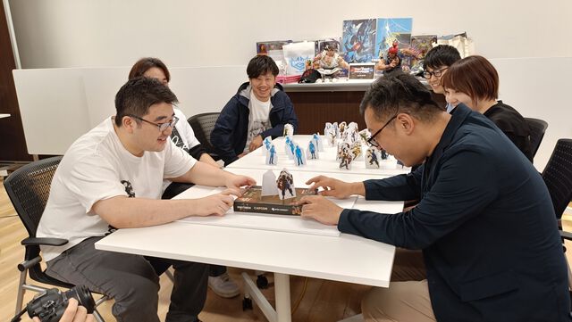 【スト6 × かまいたちの夜】コラボグッズはまさかの"トントン相撲"!? いろんな会社の大人が"ガチ"でトントン相撲する企業対抗戦"Finger Impact championship"をリポート