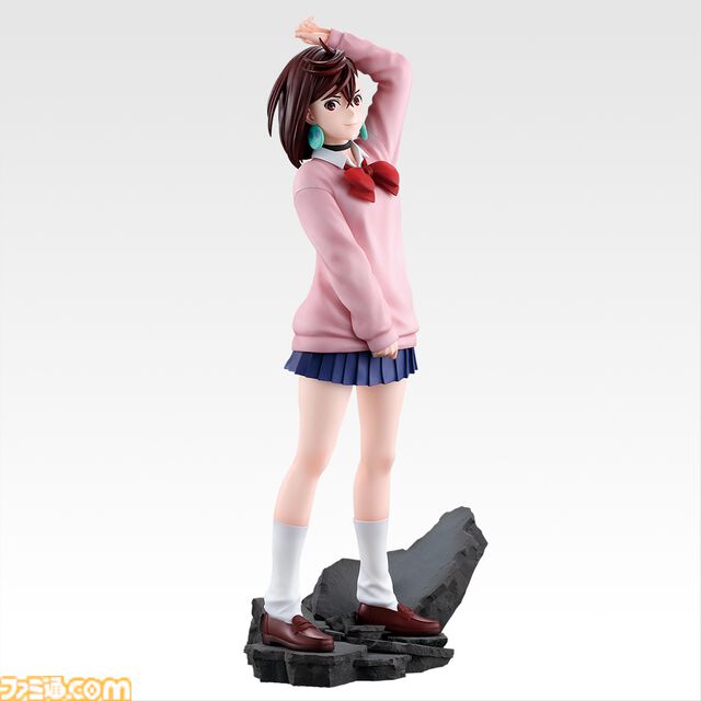 『ダンダダン』一番くじが本日（10/17）発売。変身後のオカルンとジジ、バトル前をイメージしたモモがフィギュア化
