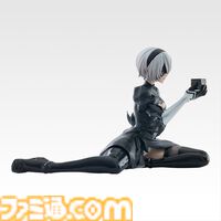 『ニーア オートマタ Ver1.1a』一番くじが本日（10/17）発売。ブラックボックスを手に寄り添う2B＆9Sのそろえて飾りたいフィギュアが登場
