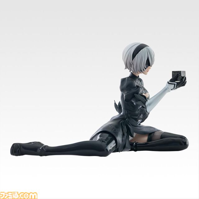 『ニーア オートマタ Ver1.1a』一番くじが本日（10/17）発売。ブラックボックスを手に寄り添う2B＆9Sのそろえて飾りたいフィギュアが登場