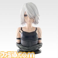 『ニーア オートマタ Ver1.1a』一番くじが本日（10/17）発売。ブラックボックスを手に寄り添う2B＆9Sのそろえて飾りたいフィギュアが登場