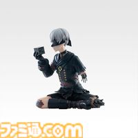 『ニーア オートマタ Ver1.1a』一番くじが本日（10/17）発売。ブラックボックスを手に寄り添う2B＆9Sのそろえて飾りたいフィギュアが登場