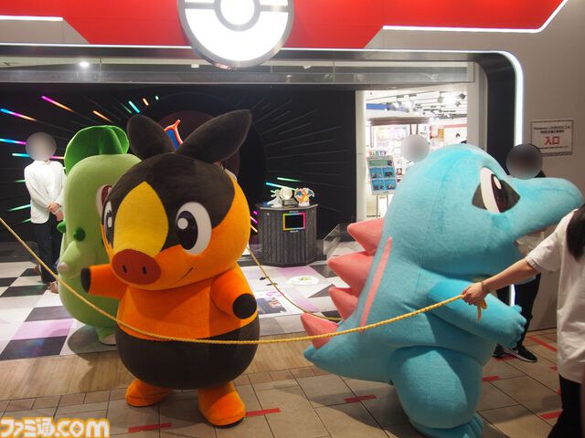 ポケモンセンターメガトウキョー・オーサカのエントランスがリニューアル！ “メガシンカステージ”でリザードン＆サーナイトをメガシンカできちゃう【ポケモンレジェンズ Z-A】