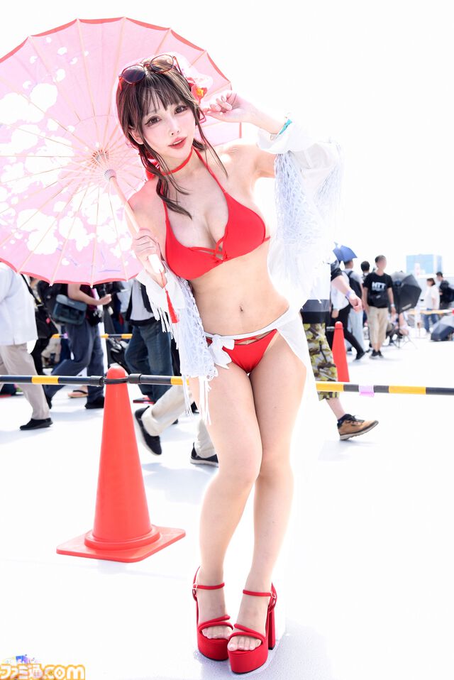 【コスプレ】水着姿の『スト6』春麗から、チアガール衣装の『NIKKE』クレイ、『遊☆戯☆王』ブラック・マジシャン・ガールまで。夏コミと同じく“池ハロ2025”でも格ゲーコスがヒットの予感