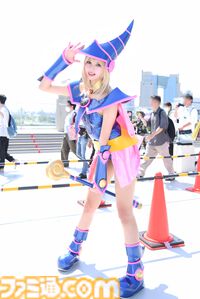 【コスプレ】水着姿の『スト6』春麗から、チアガール衣装の『NIKKE』クレイ、『遊☆戯☆王』ブラック・マジシャン・ガールまで。夏コミと同じく“池ハロ2025”でも格ゲーコスがヒットの予感