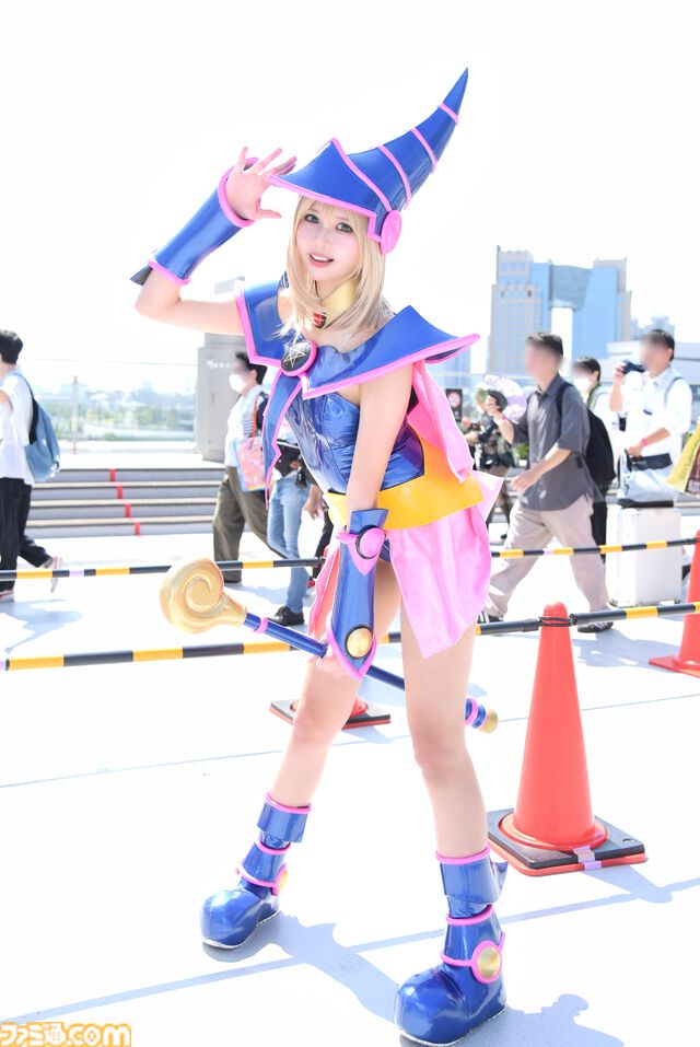 【コスプレ】水着姿の『スト6』春麗から、チアガール衣装の『NIKKE』クレイ、『遊☆戯☆王』ブラック・マジシャン・ガールまで。夏コミと同じく“池ハロ2025”でも格ゲーコスがヒットの予感