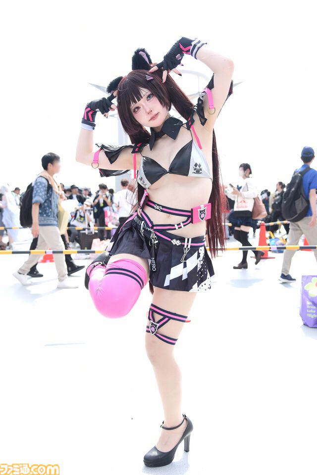 【コスプレ】水着姿の『スト6』春麗から、チアガール衣装の『NIKKE』クレイ、『遊☆戯☆王』ブラック・マジシャン・ガールまで。夏コミと同じく“池ハロ2025”でも格ゲーコスがヒットの予感