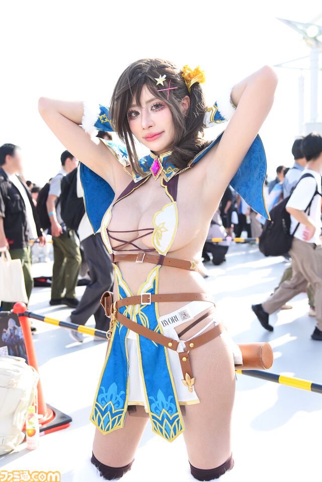 【コスプレ】水着姿の『スト6』春麗から、チアガール衣装の『NIKKE』クレイ、『遊☆戯☆王』ブラック・マジシャン・ガールまで。夏コミと同じく“池ハロ2025”でも格ゲーコスがヒットの予感