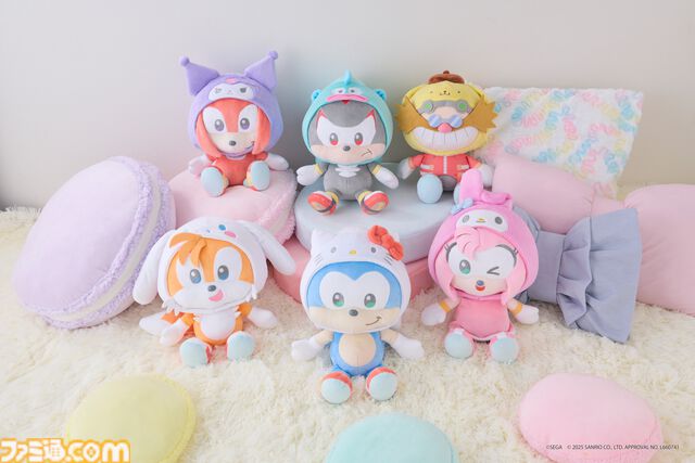 ソニックたちとサンリオキャラのフードがかわいい。ぬいぐるみがセガストアTOKYOで先行販売。ソニックとハローキティによるグリーティングも