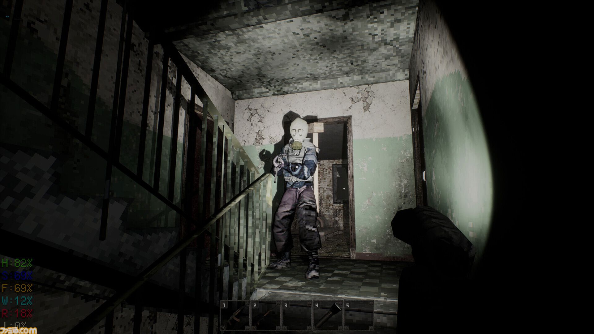 『MISERY』ローポリグラフィックの終末世界サバイバルが本日（10/24）発売。バケモノたちが蔓延る核戦争後の地上。仲間といっしょに物資を集め焚き火を囲う