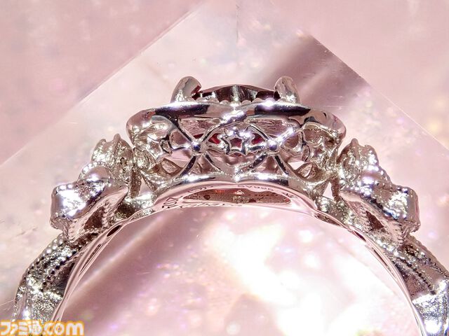 【1回10000円のカプセルトイ】『大人のセボンスター　ハートキーペンダント』11/15より計100個限定で発売。10個に1個は天然ダイヤモンド付き