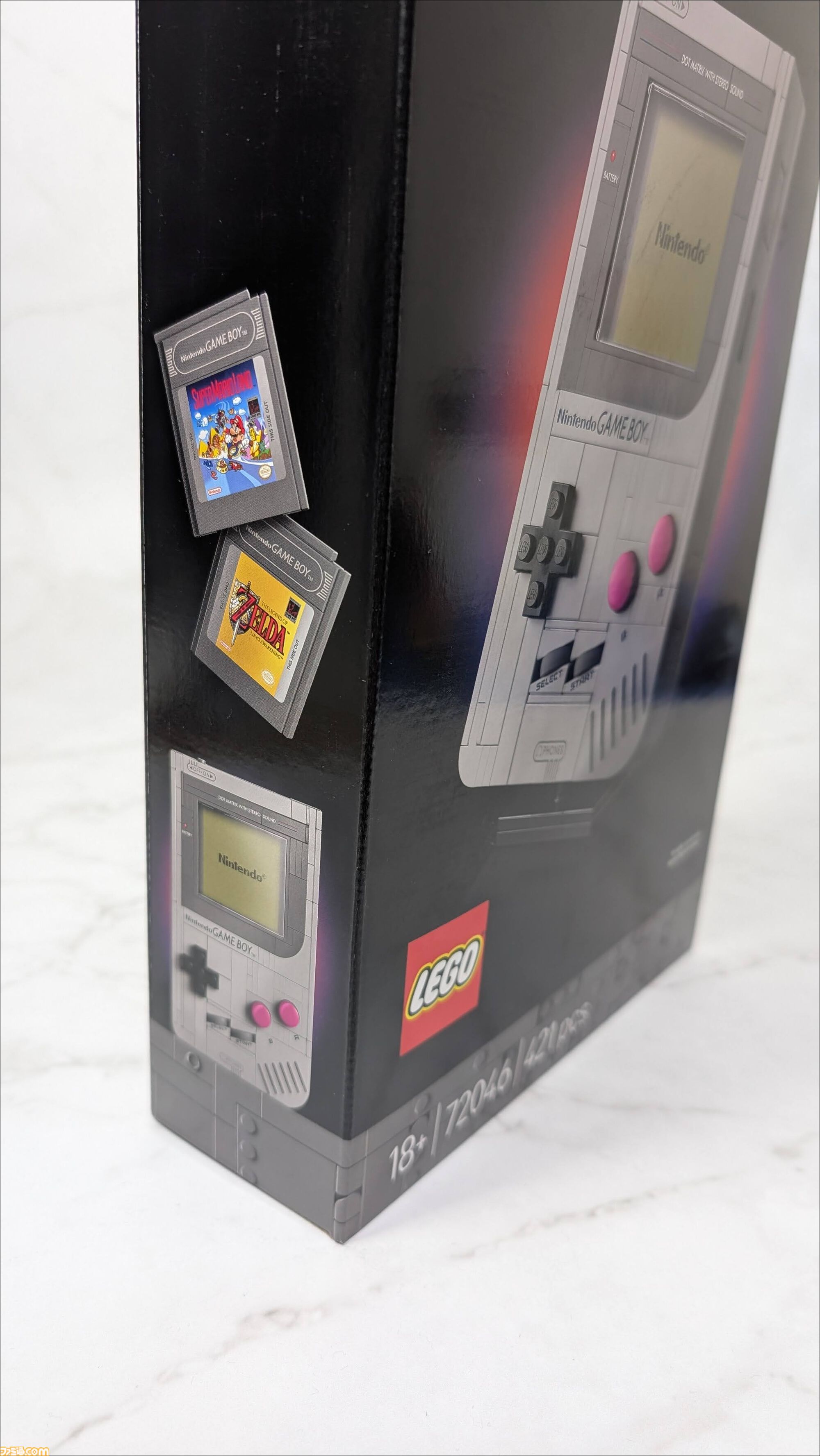 レゴのゲームボーイを作ってみました！ 実物と並べてわかる再現度の高さ、ボタンやスリッドのディテールに感動
