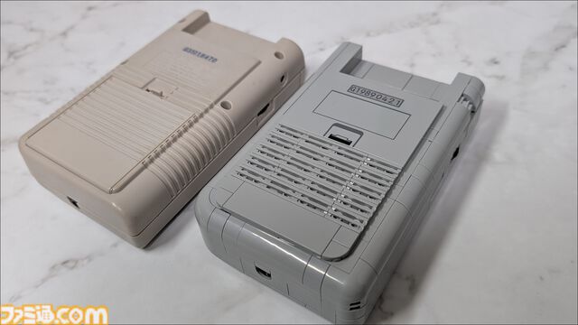 レゴのゲームボーイを作ってみました！ 実物と並べてわかる再現度の高さ、ボタンやスリッドのディテールに感動