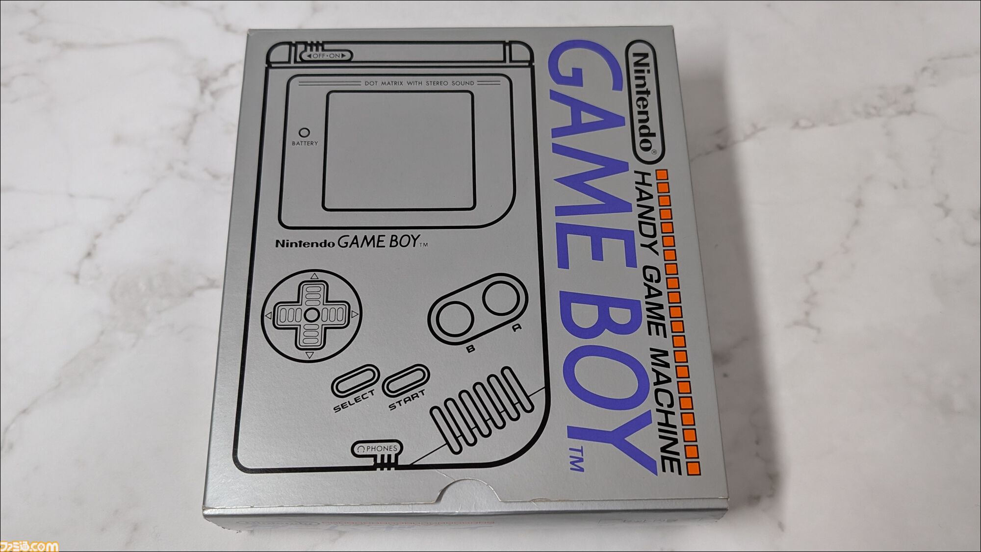 レゴのゲームボーイを作ってみました！ 実物と並べてわかる再現度の高さ、ボタンやスリッドのディテールに感動