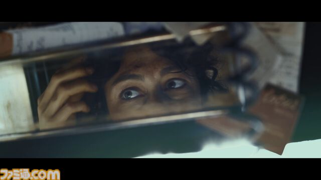 迫りくる電車からネコを救え！ 巨大魔人力士が登場するPS5のCMが両国駅巨大モニターに登場。PS5の魅力をアピールする“It Happens on PS5”キャンペーンの一環として実施