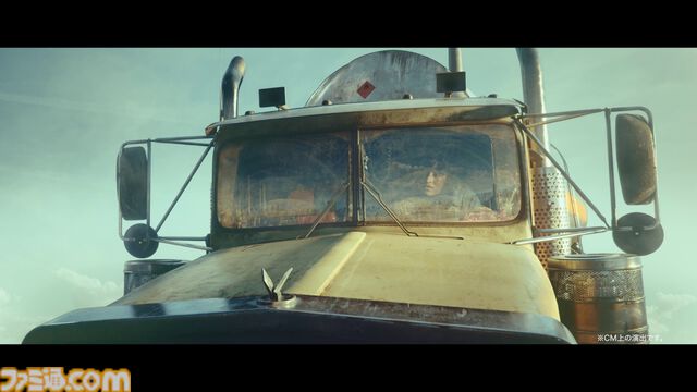 迫りくる電車からネコを救え！ 巨大魔人力士が登場するPS5のCMが両国駅巨大モニターに登場。PS5の魅力をアピールする“It Happens on PS5”キャンペーンの一環として実施