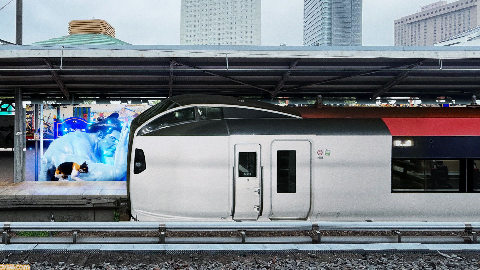 迫りくる電車からネコを救え！ 巨大魔人力士が登場するPS5のCMが両国駅巨大モニターに登場。PS5の魅力をアピールする“It Happens on PS5”キャンペーンの一環として実施