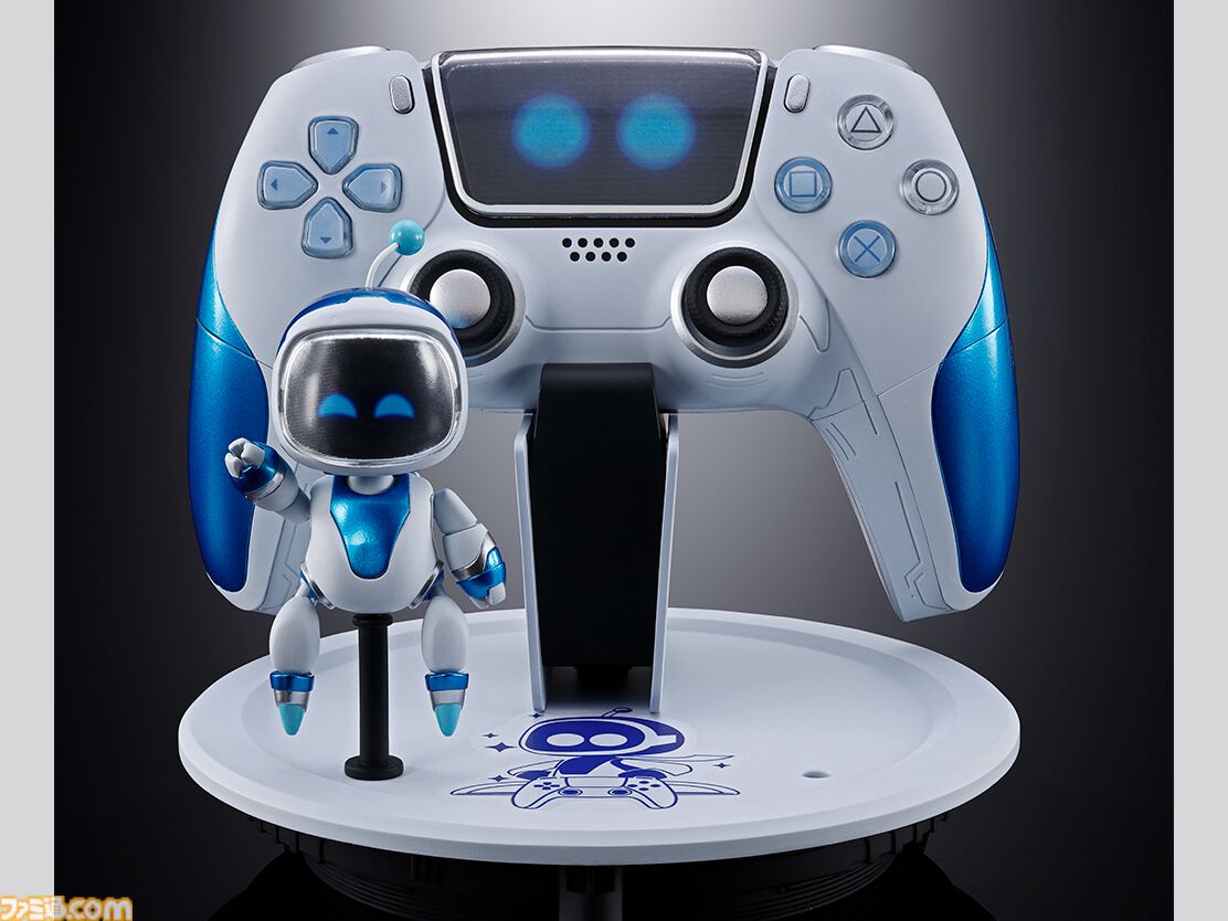 『アストロボット』“超合金 アストロボット＆デュアルスピーダー”予約開始。段階的な変形ギミック、LED発光ギミックを搭載し、充電スタンドを模したスタンドパーツも付属