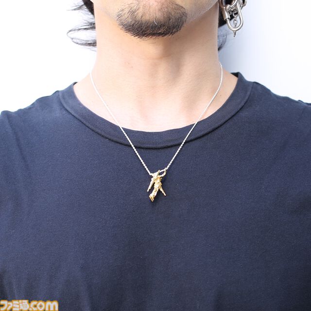 Zガンダム＆百式のアクセサリーコレクションが登場。頭部を再現した指輪や、ぶら下がる百式のネックレスがラインアップ