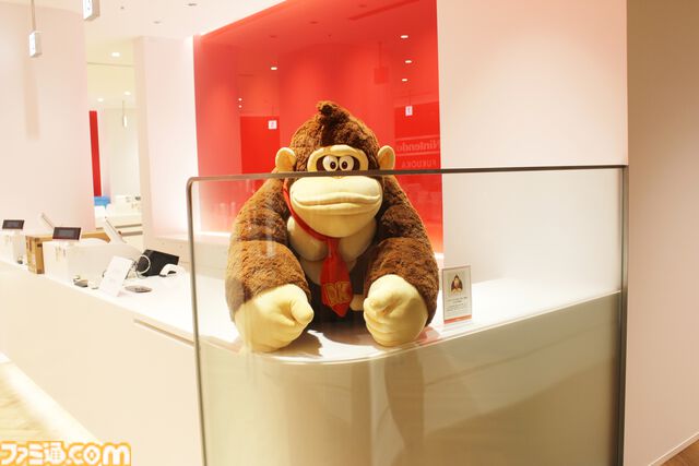 Nintendo FUKUOKAがオープン。見ているだけでも楽しい店内の様子を写真たっぷりでリポート。ここでしか買えない限定商品や新商品も登場