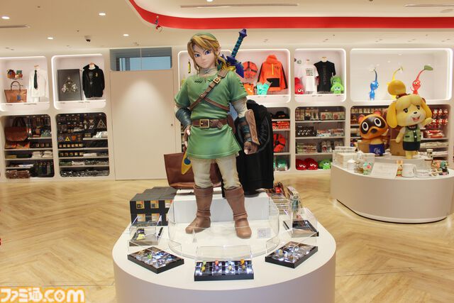 Nintendo FUKUOKAがオープン。見ているだけでも楽しい店内の様子を写真たっぷりでリポート。ここでしか買えない限定商品や新商品も登場