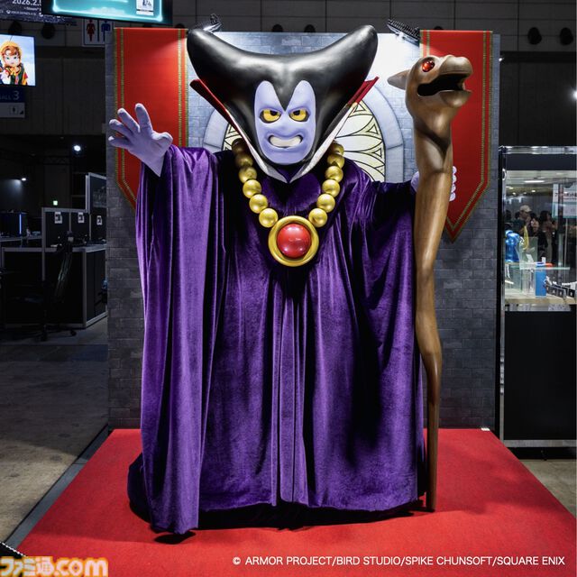 『ドラクエ』ニジゲンノモリのコラボアトラクションが11月17日からクリスマス仕様に。サンタ帽のホミロットやスライムたちが雪景色の中に大集合