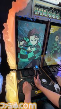 『鬼滅の刃 日輪バトルスラッシュ』日輪刀を操作して戦うアクションゲームがAMエキスポ2025で初プレイアブル。試遊レポや「鬼も登場する？」など気になる部分をチェック