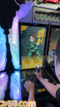 『鬼滅の刃 日輪バトルスラッシュ』日輪刀を操作して戦うアクションゲームがAMエキスポ2025で初プレイアブル。試遊レポや「鬼も登場する？」など気になる部分をチェック