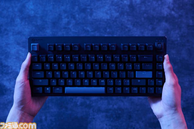 ラピッドトリガー対応のゲーミングキーボード“VK720Aシリーズ”が6月下旬にエレコムより発売。マウス操作がしやすいコンパクトサイズ