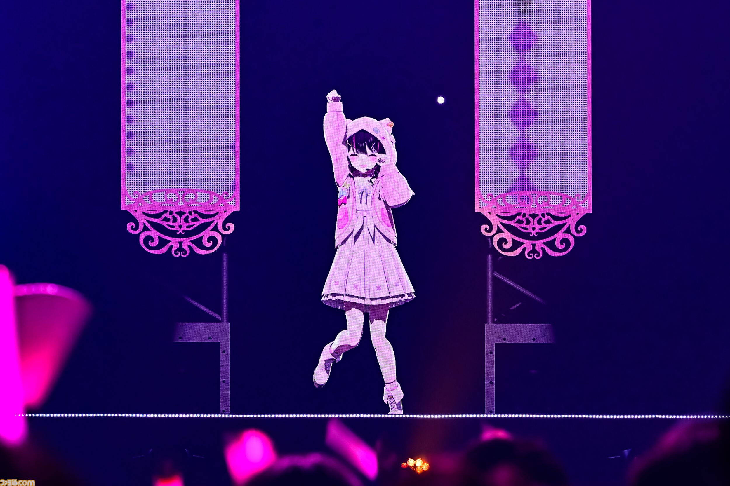 AZKi ソロライブ　ペンライト2本 AZKi、ソロライブのオフィシャルリポートが公開。彼女の過去・今・未来