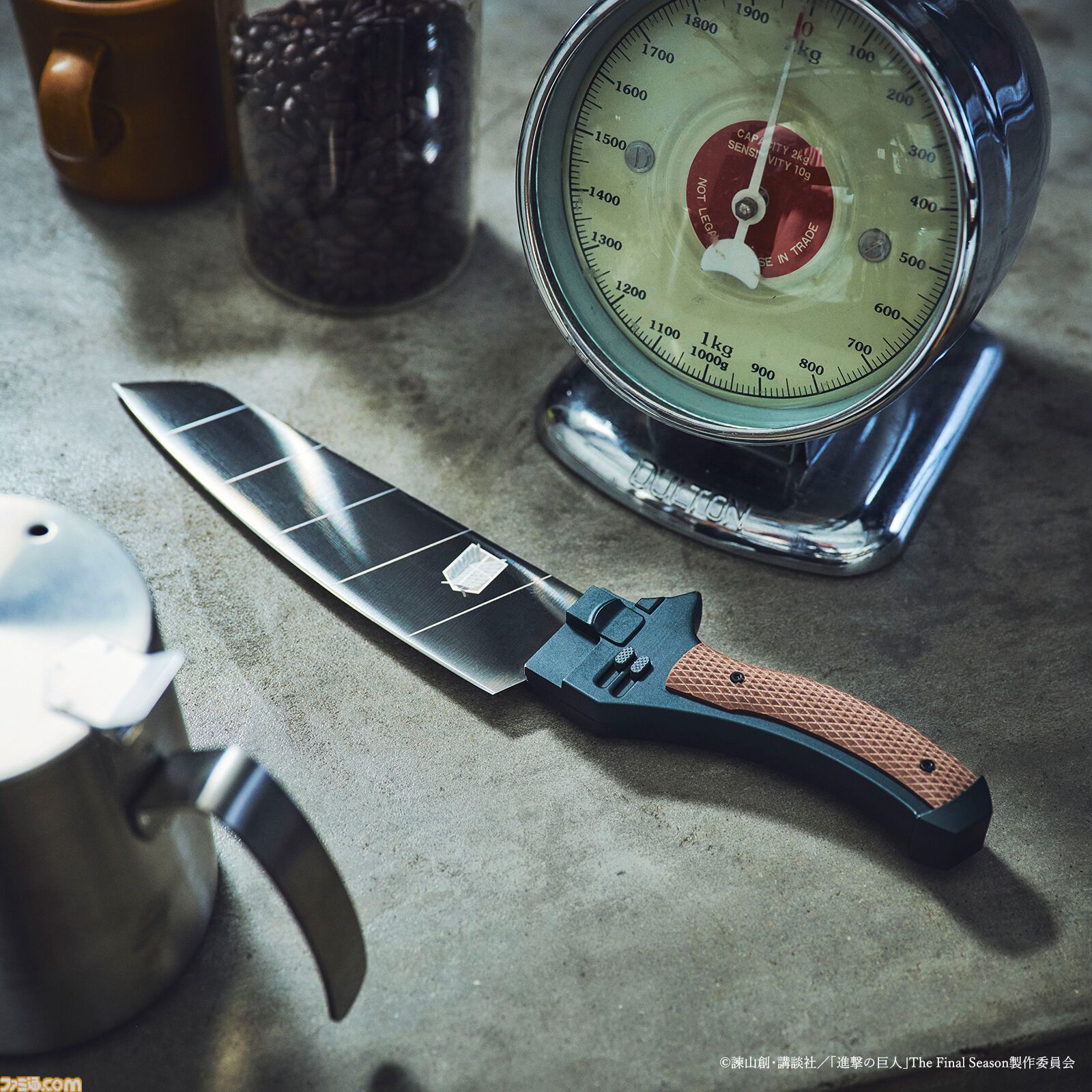 進撃の巨人』超硬質ブレードをイメージした包丁が登場。刀身の斜めの