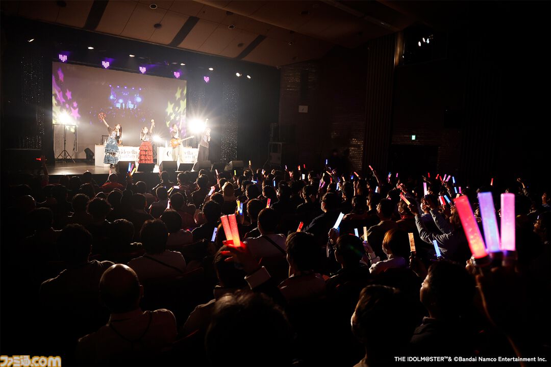 『アイマス シンデレラガールズ』Webラジオ『デレパ』公録イベント第11弾リポート。“フェス”をテーマに、公録お決まりの楽曲（？）を交えながらの豪華絢爛なステージに