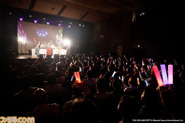 『アイマス シンデレラガールズ』Webラジオ『デレパ』公録イベント第11弾リポート。“フェス”をテーマに、公録お決まりの楽曲（？）を交えながらの豪華絢爛なステージに