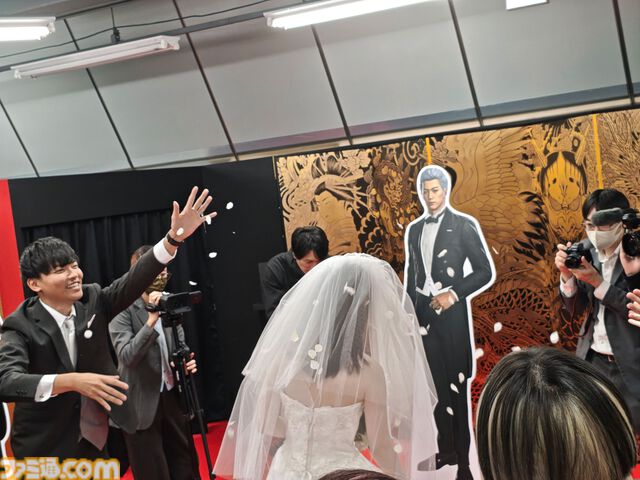 【龍が如く冠婚葬祭展】柏木さん（20歳）の見た目イメージは吉川晃司のモニカ。めでたい結婚式、散った男の葬儀もまとめてやる大型展示会レポ