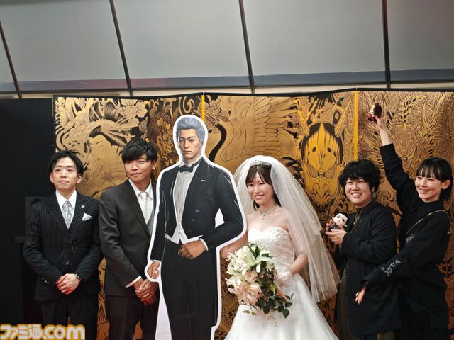 【龍が如く冠婚葬祭展】柏木さん（20歳）の見た目イメージは吉川晃司のモニカ。めでたい結婚式、散った男の葬儀もまとめてやる大型展示会レポ