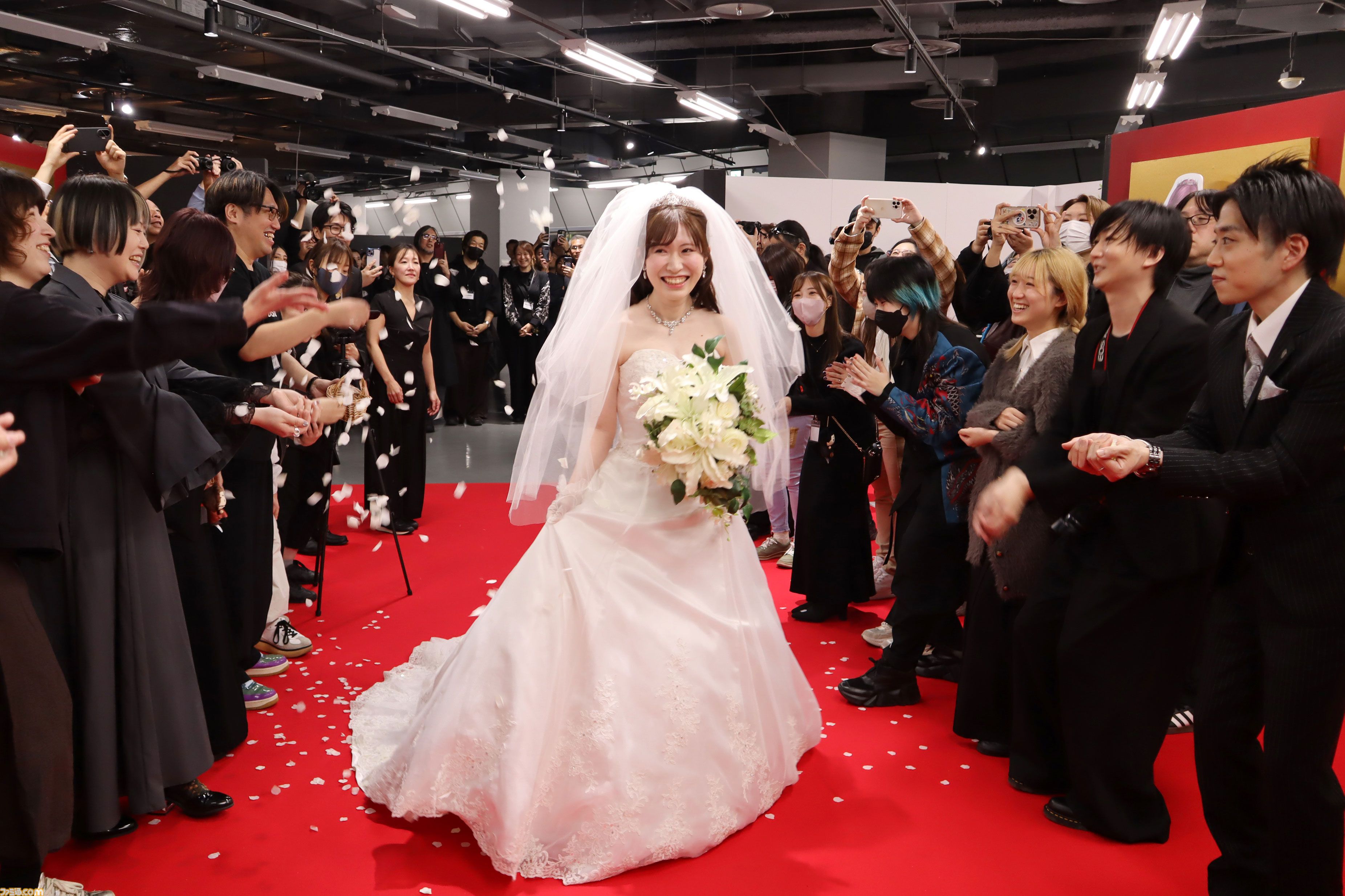 【龍が如く冠婚葬祭展】柏木さん（20歳）の見た目イメージは吉川晃司のモニカ。めでたい結婚式、散った男の葬儀もまとめてやる大型展示会レポ