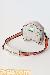 Xboxやドリキャスのコントローラー型ベルトバッグがZARAより発売中。ゲーマー必見のおしゃかわアイテム