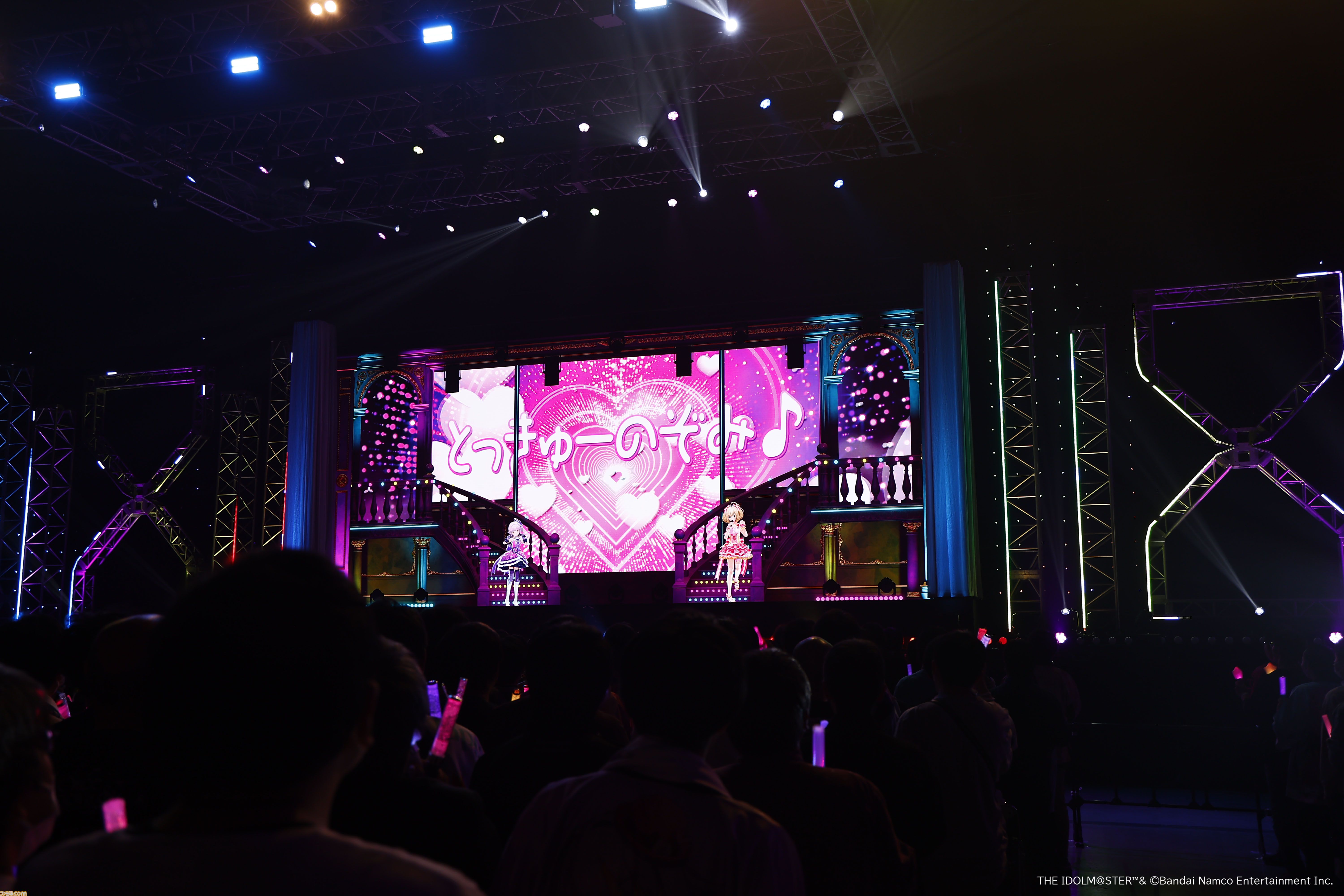 『アイマス シンデレラガールズ』xRライブ“シンデレラガールズフェス”1日目リポート。アイドルたちの原点の楽曲や本イベントのために書き下ろされた新曲『恒久のユニバース』が初披露